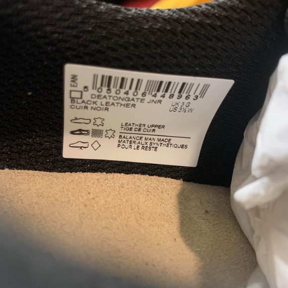 CLARKS Boys Black leather shoes (Brand New) - Picture 2 of 3